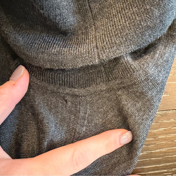 J. Crew 100% Merino Wool Charcoal Turtleneck Sweater Women’s Size Large - Picture 6 of 8